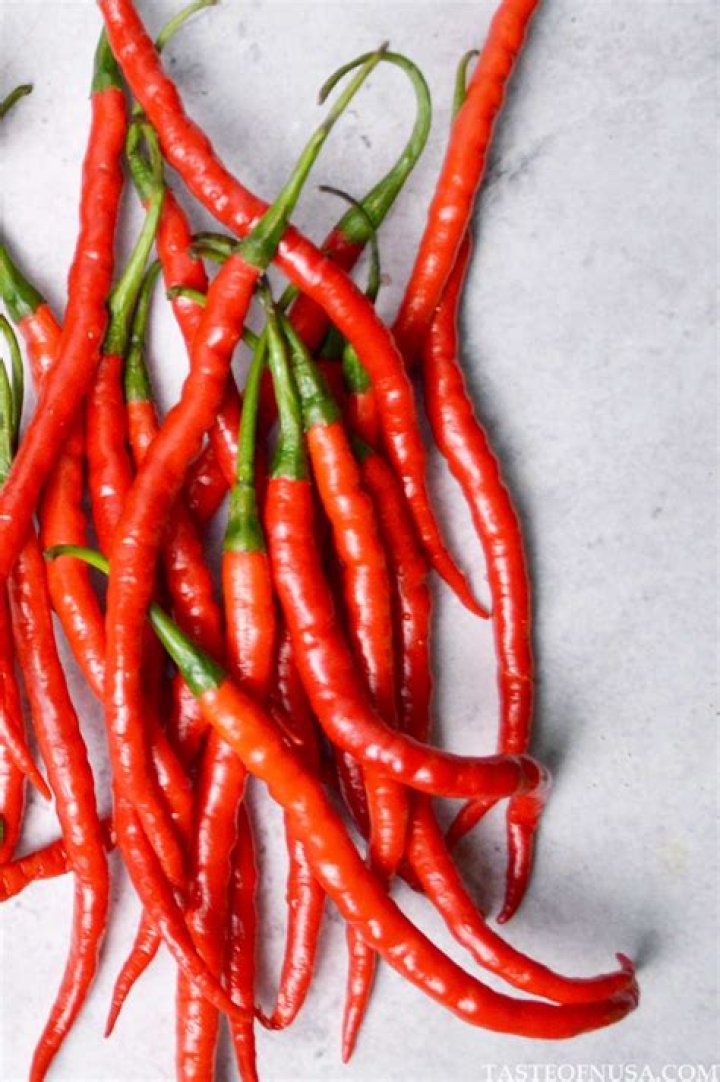 Are fresh red chillies hot?