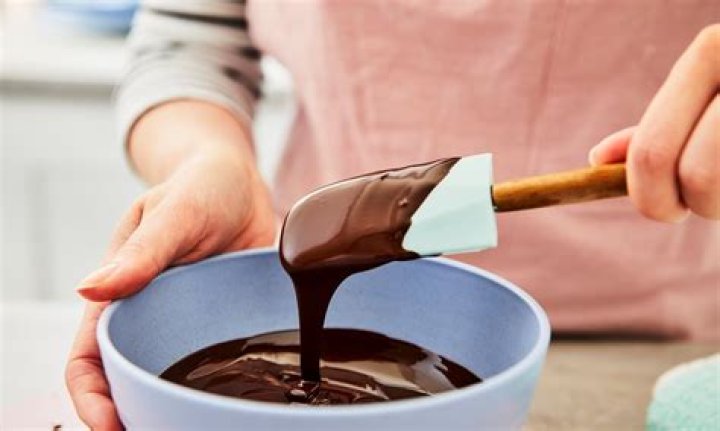Can I add mint extract to melted chocolate?