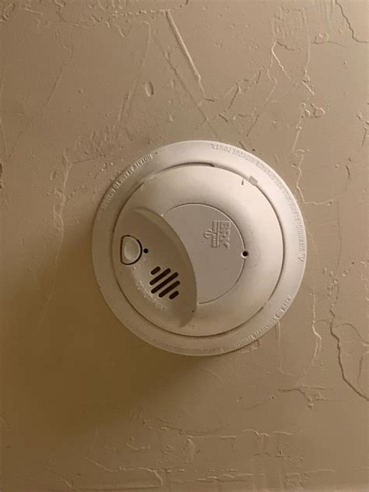 Can strong wind set off house alarm?