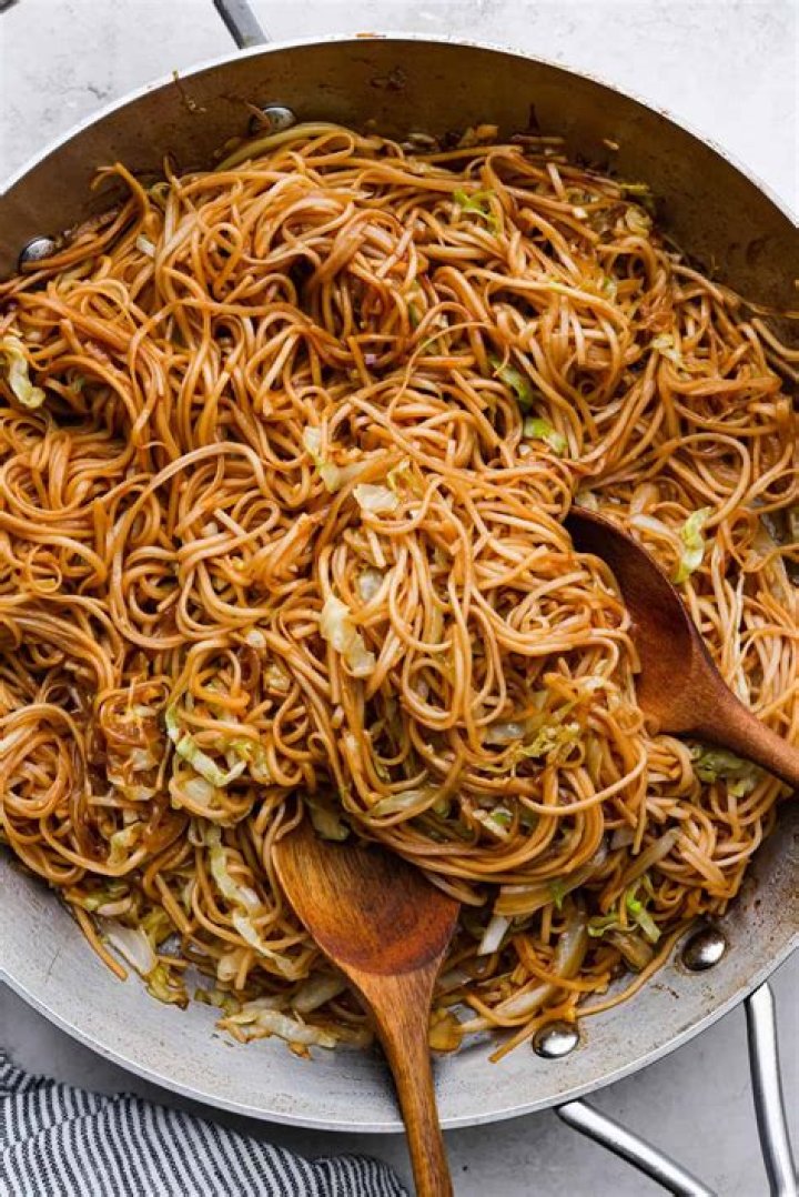 Do chow mein noodles have egg?