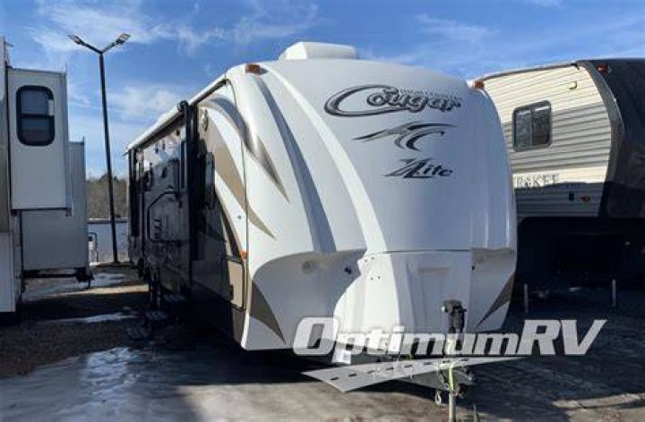 How big is a 2016 Keystone Cougar X Lite?