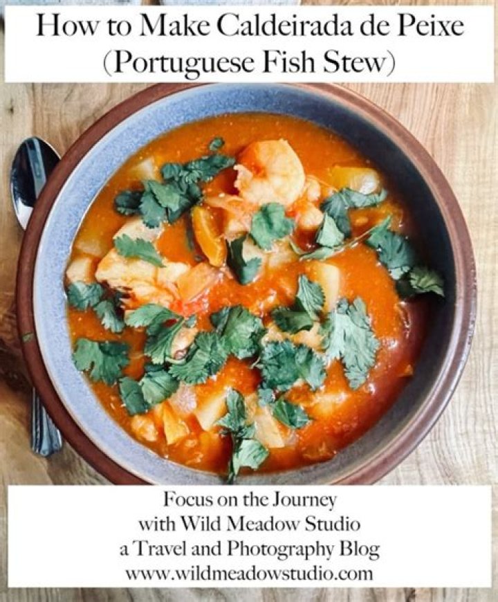 How to make Caldeirada de Peixe Portuguese fish stew?