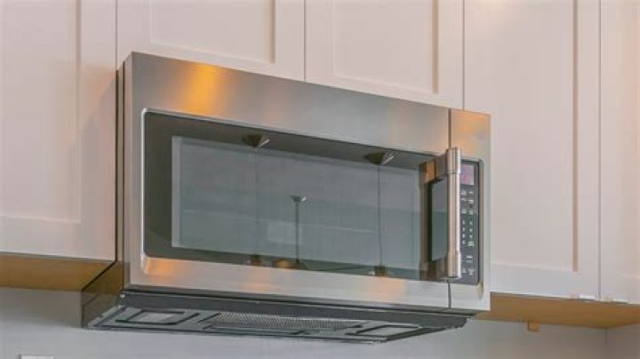 Is it safe to run a microwave with a generator?