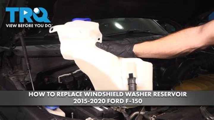 Is there a fuse for windshield wiper fluid?