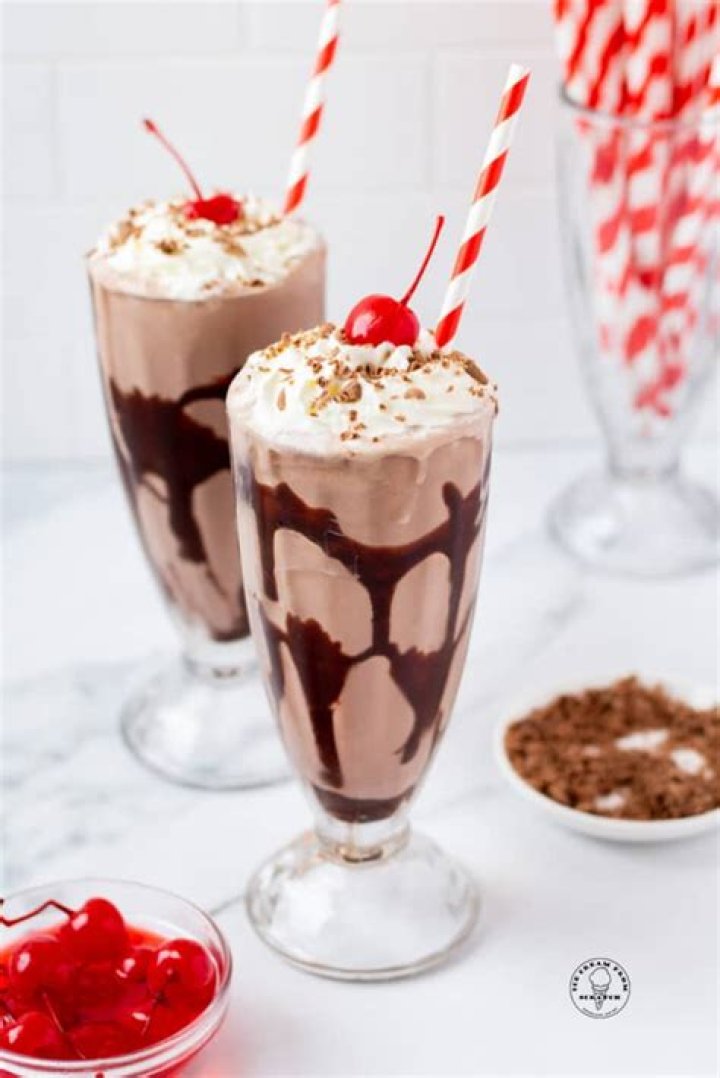 What are vanilla milkshakes made of?