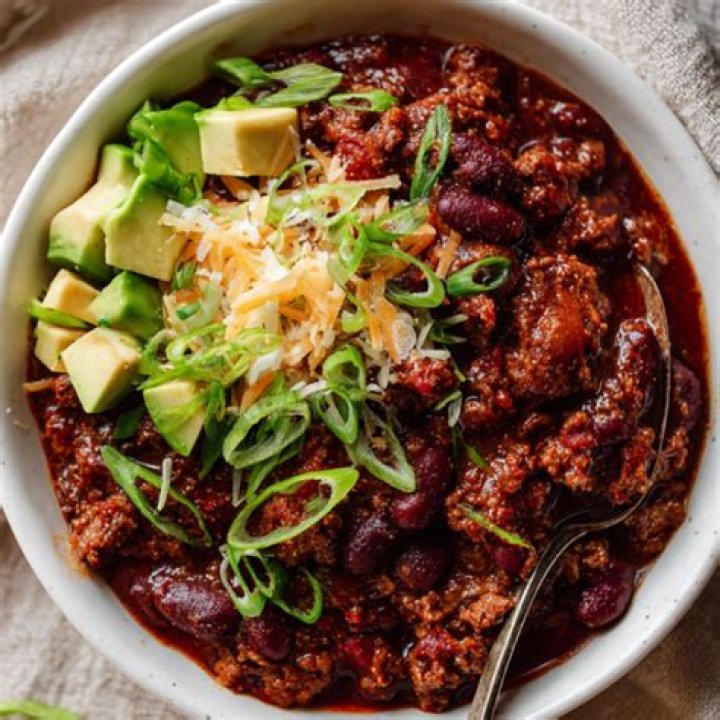 What is a good side dish for beef chili?