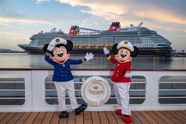 What is a party cruise