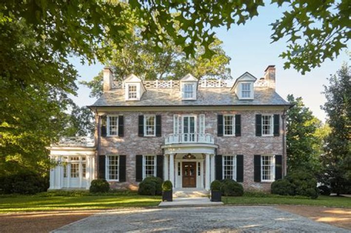 Where did Georgian architecture originated
